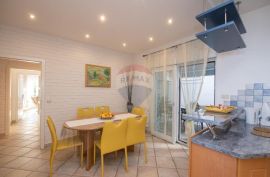 OPATIJA - vila s 4 apartmana, Opatija, Kuća