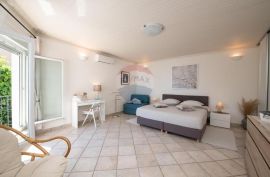 OPATIJA - vila s 4 apartmana, Opatija, Kuća