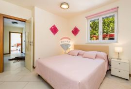 OPATIJA - vila s 4 apartmana, Opatija, Kuća