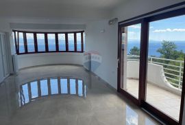 OPATIJA - PROSTRANI STAN 156 m2 NA PRVOM KATU, Opatija, Stan