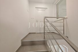 Novogradnja 200m od mora, Novi Vinodolski, Apartamento