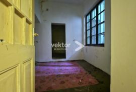 Centar,širi centar, 124m2, poslovni prostor za uređenje, Rijeka, Commercial property