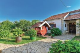 Murvica - Vila s bazenom i ugostiteljski objekt (konoba)! 730.000€, Zadar - Okolica, Maison