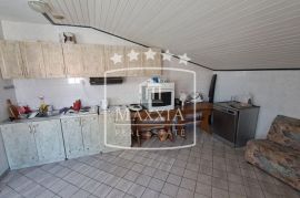 Vir - Restoran + stambeni objekt 361m2! Novo u ponudi! 399000€, Vir, Casa