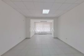 Višenamjenski poslovni prostor 203m2, Travnik, Travnik, Propiedad comercial