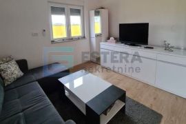 PRODAJA apartman 20 m2 Pula, 6. kat, terasa, Pula, Daire