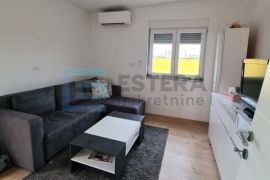 PRODAJA apartman 20 m2 Pula, 6. kat, terasa, Pula, Stan