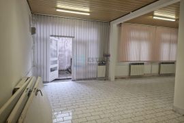 PRODAJA poslovni prostor 55 m2, suteren, 2s, centralno grijanje, Zaprešić, Immobili commerciali