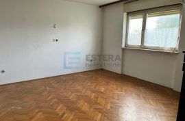 Kuća 440 m2 PRODAJA Oborovo Bistransko, okućnica 3622 m2, Bistra, Famiglia