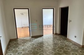 Kuća 440 m2 PRODAJA Oborovo Bistransko, okućnica 3622 m2, Bistra, Famiglia