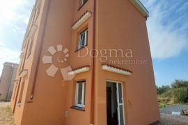 Maisonette Apartment Seawiew, Rab, شقة