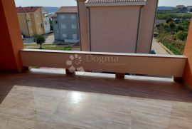 Predivni apartman na 1 katu u novogradnji, Rab, Appartment