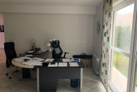 Prodaja stana, Vrhovec, prizemlje, 198.2 m², Zagreb, Appartment