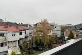 KUĆA SA ČETIRI ODVOJENA STANA, Zagreb, Famiglia