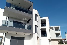 BRODARICA KOD ŠIBENIKA DVOSOBNI APARTMAN U PRIZEMLJU APP 2, Šibenik - Okolica, Daire