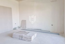 Poreč, novogradnja, stan na prvom katu 500m od mora!, Poreč, Appartement