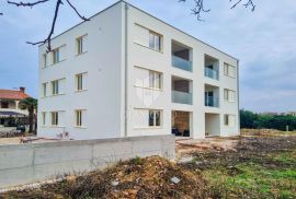 Poreč, novogradnja, stan na prvom katu 500m od mora!, Poreč, Appartement