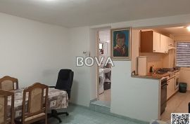 Kuća 195 m2 – Vrsi *dva dvosobna stana* (ID-2361), Nin, Haus