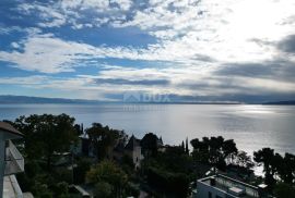 OPATIJA - dio kuće s pogledom na more s 2 stana i 1 apartmanom, Opatija, Kuća