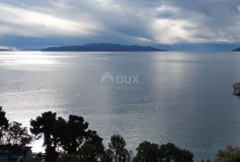 OPATIJA - dio kuće s pogledom na more s 2 stana i 1 apartmanom, Opatija, Kuća