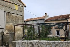 OTOK KRK, LINARDIĆI (okolica) - Kamena kuća za adaptaciju, Krk, Casa