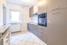 Zagreb, Špansko, trosoban stan NKP 93,51 m2, terasa, parking, Zagreb, Daire