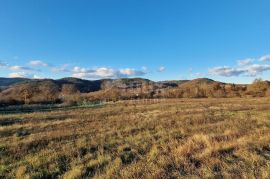 ISTRA, PAZIN - Kuća s velikim zemljištem sportske, građevinske i poljoprivredne namjene s pano pogledom, Pazin - Okolica, Σπίτι