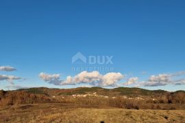 ISTRA, PAZIN - Kuća s velikim zemljištem sportske, građevinske i poljoprivredne namjene s pano pogledom, Pazin - Okolica, Σπίτι