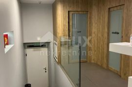 RIJEKA, CENTAR- uređen poslovni prostor 108m2 u prizemlju, Rijeka, Gewerbeimmobilie