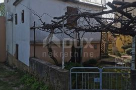 OTOK KRK, VRBNIK (OKOLICA) - Starina za adaptaciju, Vrbnik, Maison