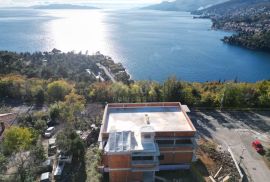 OPATIJA, PAVLOVAC- građevinsko zemljište 1420 m2 s panoramskim pogledom na more za stambenu zgradu-stanove-apartmane/ obiteljsku kuću/ kuću za iznajmljivanje - odmor s bazenom, Matulji, Terra