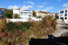 OPATIJA, PAVLOVAC- građevinsko zemljište 1420 m2 s panoramskim pogledom na more za stambenu zgradu-stanove-apartmane/ obiteljsku kuću/ kuću za iznajmljivanje - odmor s bazenom, Matulji, Terra