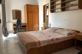 OTOK RAB, PALIT - Apartmanska kuća 30 m od mora, Rab, House