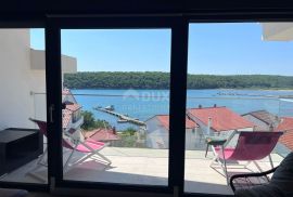 OTOK RAB, PALIT - Apartmanska kuća 30 m od mora, Rab, House