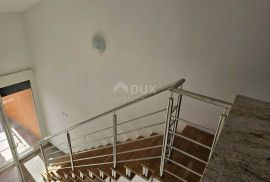 OTOK RAB, BANJOL - Stan u potkrovlju od 80m2 s galerijom, Rab, Appartment