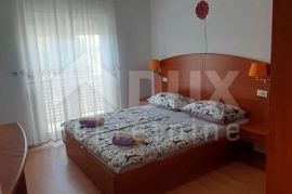 OTOK RAB, KAMPOR - Kuća s apartmanima 100 m od mora, Rab, Дом