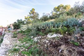 Trogir, Čiovo, građevinsko zemljište s pogledom na stari grad, ukupne površine 3.300 m2, Trogir, Terrain