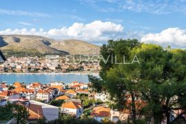 Trogir, Čiovo, građevinsko zemljište s pogledom na stari grad, ukupne površine 3.300 m2, Trogir, Terrain