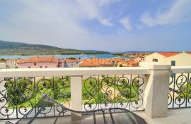 OTOK CRES, GRAD CRES - Jedinstvena vila s bazenom, Cres, Дом