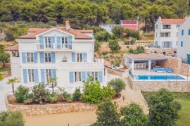 OTOK CRES, GRAD CRES - Jedinstvena vila s bazenom, Cres, Дом