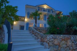 OTOK CRES, GRAD CRES - Jedinstvena vila s bazenom, Cres, Дом