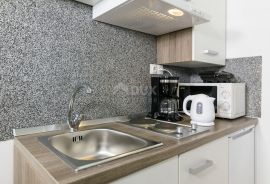 RIJEKA, CENTAR - uhodani apartmani na samom Korzu, Rijeka, Kвартира