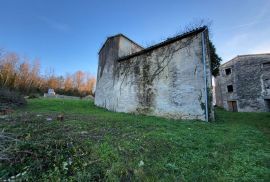 ISTRA, MOTOVUN - Samostojeća starina za adaptaciju, Motovun, Famiglia