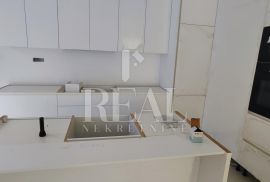 Penthouse 3S+DB + krovna terasa, Okrug, Appartment