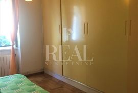 Pula-Centar stan + odvojeni studio apartman 130m2!, Pula, Apartamento