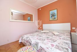 Rabac, apartmanska kuća s prekrasnim pogledom na more, Labin, House