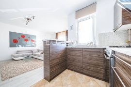 Novi Zagreb, Remetinec, moderan trosoban stan s vrtom NKP 75,95 m2 + PM, Zagreb, Wohnung