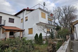 NOVI VINODOLSKI, CENTAR - TOP LOKACIJA! Kuća s velikim potencijalom, Novi Vinodolski, Maison