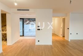 OPATIJA, CENTAR - 217m2 luksuza s vlastitim bazenom u novogradnji iznad centra Opatije, pogled, garaža, Opatija, Kвартира