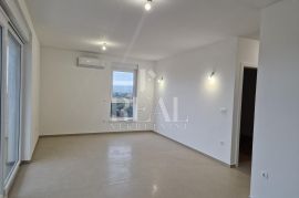 NOVALJA-urbana vila sa 8 jedinica, stan od 73,6 m2, Novalja, شقة